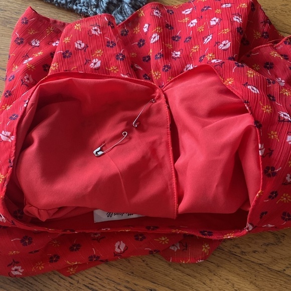 Madewell Red Tiered-Sleeve Peplum Top in Metallic Prairie Posies - Picture 15 of 17